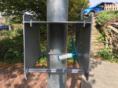 Detailaufnahme des Quecksilber-Passivsammlers im geschützten Gehäuse